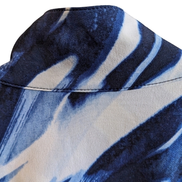 Chico Zenergy jacket size 1 or regular med. Blue and white abstract pattern - Picture 2 of 6